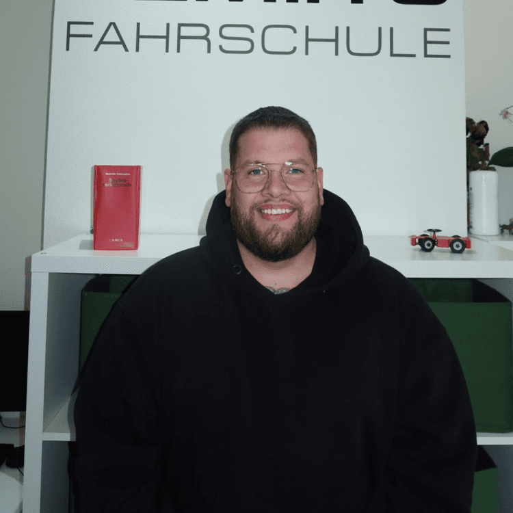 Wilko - Fahrlehrer bei Semih's Fahrschule Frankfurt